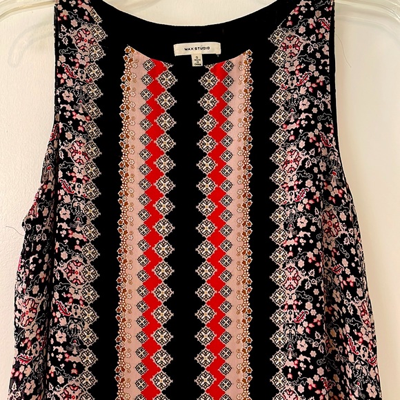 Patterned Dress - Picture 2 of 3